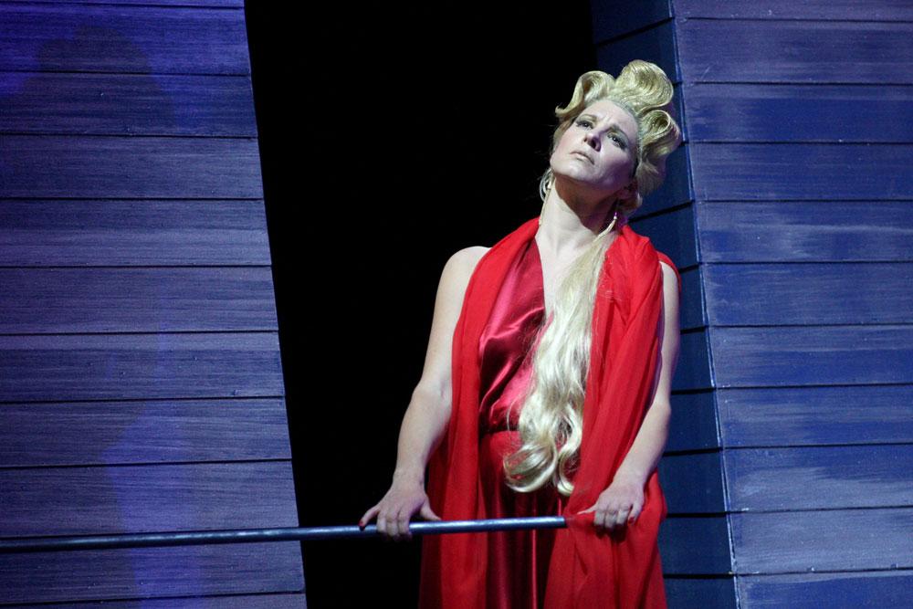 Stage Performance 10